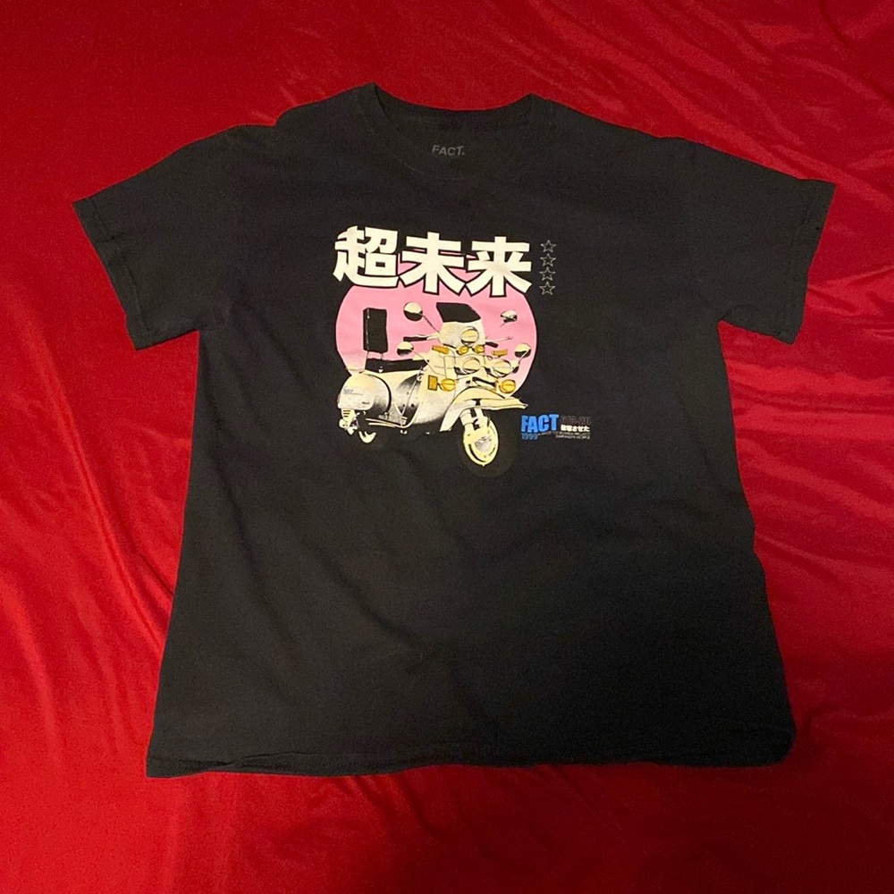 SIZE MEDIUM|| JAPANESE SCOOTER TEE|| GREAT CONDITION